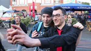 Ungespielt: Selfie mit Fan